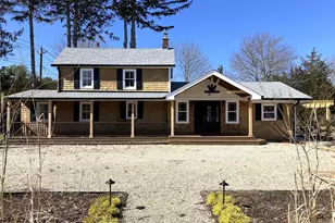 85 Lewis Rd, East Quogue, NY 11942 - Photo 2