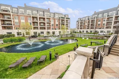 2000 Royal Court #2101, North Hills, NY 11040 - Photo 12