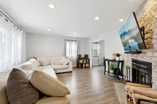 335 Oak Dr, New Windsor, NY 12553 - Photo 4