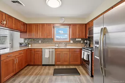 335 Oak Drive, New Windsor, NY 12553 - Photo 10