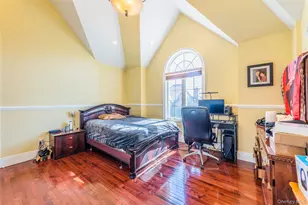 160-03 Cryders Ln, Whitestone, NY 11357 - Photo 18