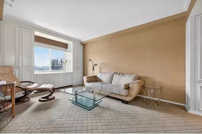 100 Hilton Avenue #601, Garden City, NY 11530 - Photo 12