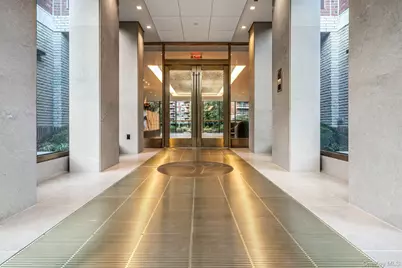 100 Hilton Avenue #601, Garden City, NY 11530 - Photo 32