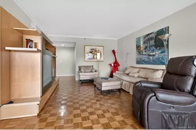 100 Hilton Avenue #601, Garden City, NY 11530 - Photo 10