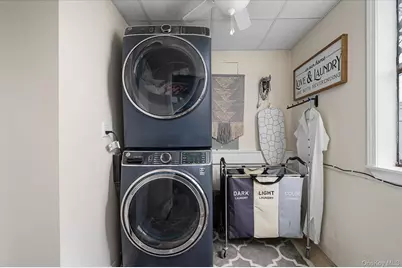 29 Fox Court, Hicksville, NY 11801 - Photo 18