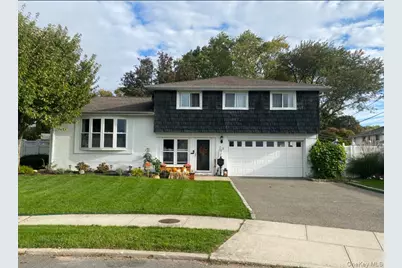 29 Fox Court, Hicksville, NY 11801 - Photo 1