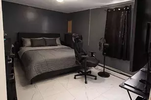 235-15 Bentley Rd, Rosedale, NY 11422 - Photo 4