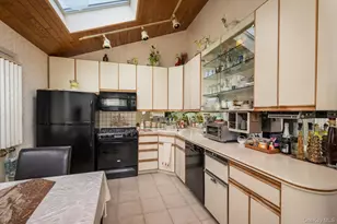 527 Willow St, West Hempstead, NY 11550 - Photo 6