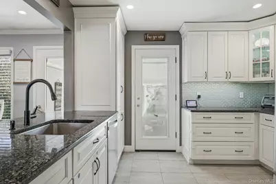 12 Sherman Road, Glen Cove, NY 11542 - Photo 8