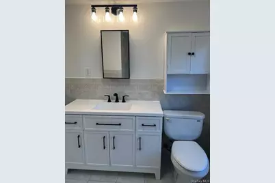 418 Christian Herald #4 Road, Valley Cottage, NY 10989 - Photo 8