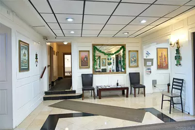 7 Bond Street #1D, Great Neck, NY 11021 - Photo 2