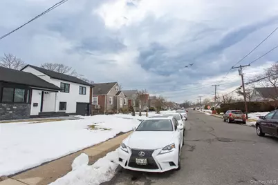 712 Barnes Avenue, Baldwin, NY 11510 - Photo 20