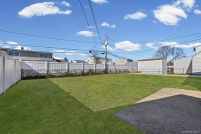 28 Candle Lane, Levittown, NY 11756 - Photo 16