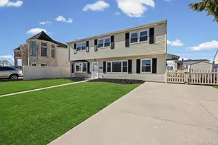 28 Candle Ln, Levittown, NY 11756 - Photo 2