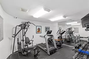 87 Northgate Cir, Melville, NY 11747 - Photo 20