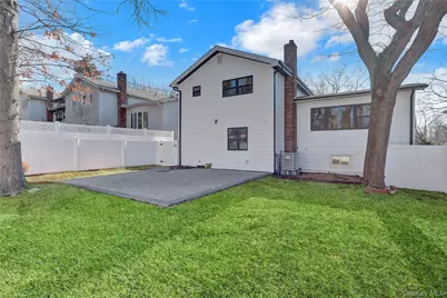 105 Radcliff Avenue, Port Washington, NY 11050 - Photo 44