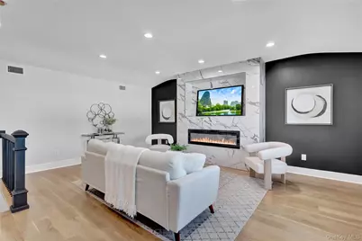 105 Radcliff Avenue, Port Washington, NY 11050 - Photo 2