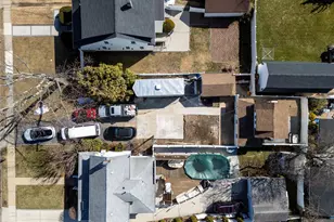 237 Porterfield Pl, Freeport, NY 11520 - Photo 2