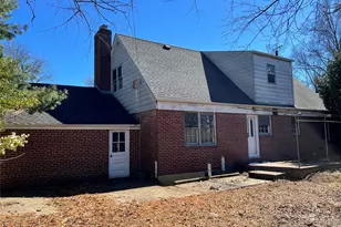 114 Lincoln St, Garden City, NY 11530 - Photo 2