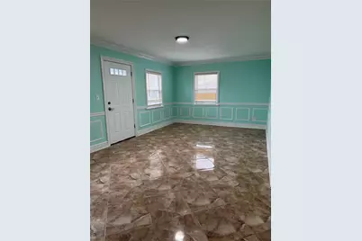 18740 Hilburn Avenue, Saint Albans, NY 11412 - Photo 2