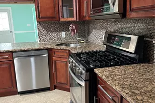 187-40 Hilburn Ave, Saint Albans, NY 11412 - Photo 6