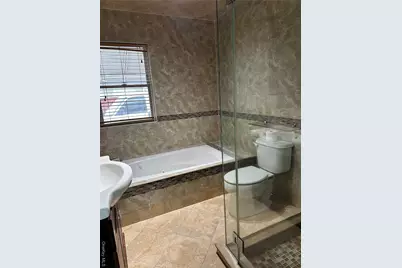 18740 Hilburn Avenue, Saint Albans, NY 11412 - Photo 10