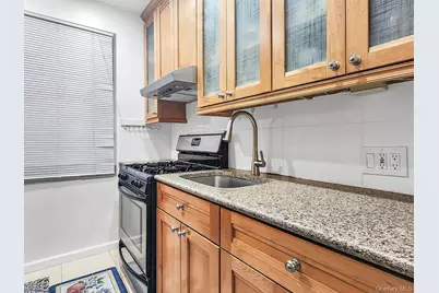 25-18 Union Street #2D, Flushing, NY 11354 - Photo 4