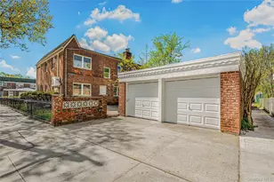 84-59 Goldington Ct, Middle Village, NY 11379 - Photo 4