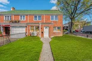 84-59 Goldington Ct, Middle Village, NY 11379 - Photo 2