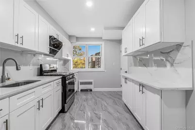 8459 Goldington Court, Middle Village, NY 11379 - Photo 10