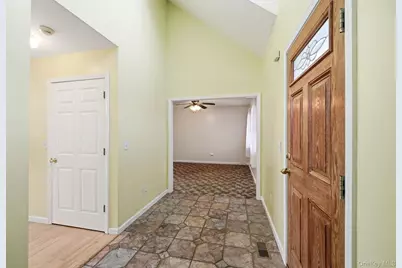 186 Violet Avenue, Poughkeepsie, NY 12601 - Photo 8