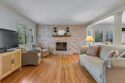 3 Melrose Court, Dix Hills, NY 11746 - Photo 10