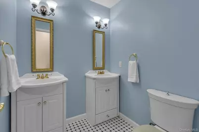 3 Melrose Court, Dix Hills, NY 11746 - Photo 20