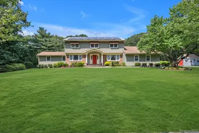 3 Melrose Court, Dix Hills, NY 11746 - Photo 1