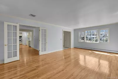 3 Melrose Court, Dix Hills, NY 11746 - Photo 8