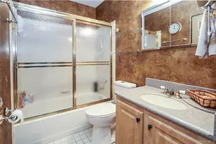 55 Kristin Ln, Hauppauge, NY 11788 - Photo 30