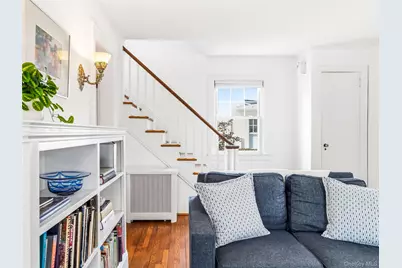 138 Hillcrest Avenue, Manhasset, NY 11030 - Photo 16