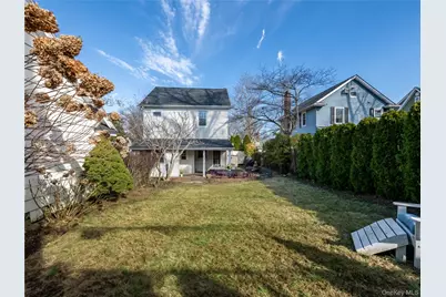 138 Hillcrest Avenue, Manhasset, NY 11030 - Photo 6