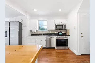 138 Hillcrest Avenue, Manhasset, NY 11030 - Photo 20