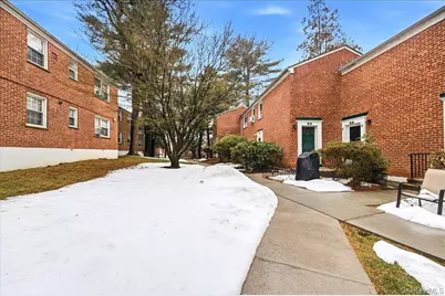 4 Fieldstone Drive #60, Hartsdale, NY 10530 - Photo 2