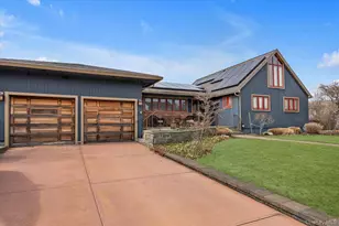 301 Cameo Dr, Massapequa, NY 11758 - Photo 2