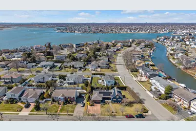 301 Cameo Drive, Massapequa, NY 11758 - Photo 28