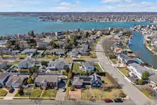 301 Cameo Dr, Massapequa, NY 11758 - Photo 28