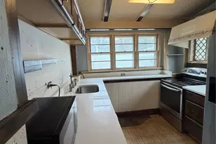 2 Margaret Ln, Huntington, NY 11743 - Photo 2