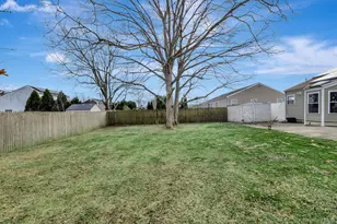 39 Frost Valley Dr, Patchogue, NY 11772 - Photo 22