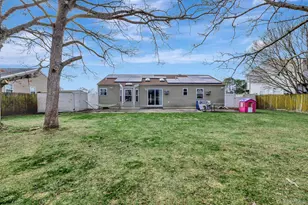 39 Frost Valley Dr, Patchogue, NY 11772 - Photo 18