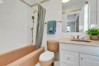 58 Stone Hill Drive S, Manhasset, NY 11030 - Photo 28