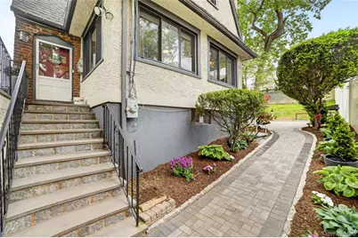 54 Midland Avenue, Yonkers, NY 10705 - Photo 4