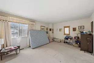 154 Farm House Ct, Manorville, NY 11949 - Photo 18