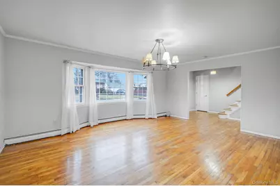 60 Iroquois Drive, Brightwaters, NY 11718 - Photo 6